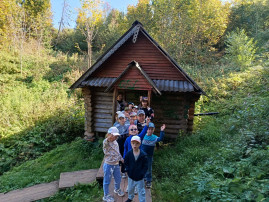 Экскурсия на родник Экскурсия на родник.