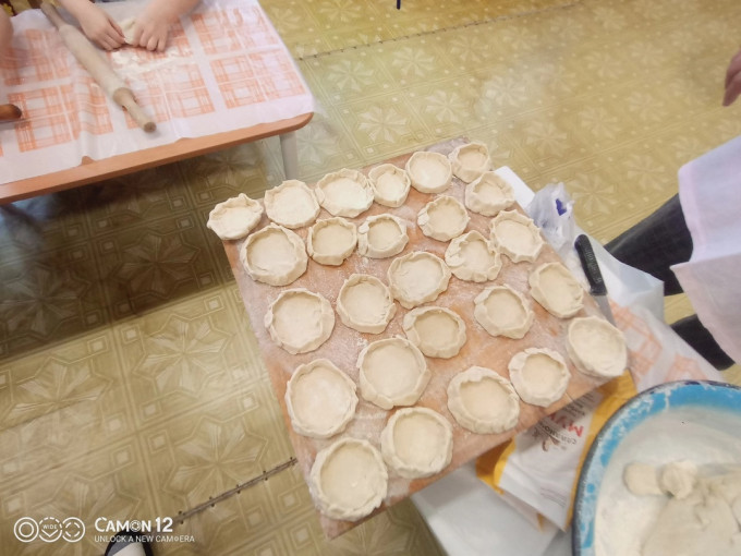 Перепечи - национальное удмуртское блюдо Перепечи - национальное удмуртское блюдо.